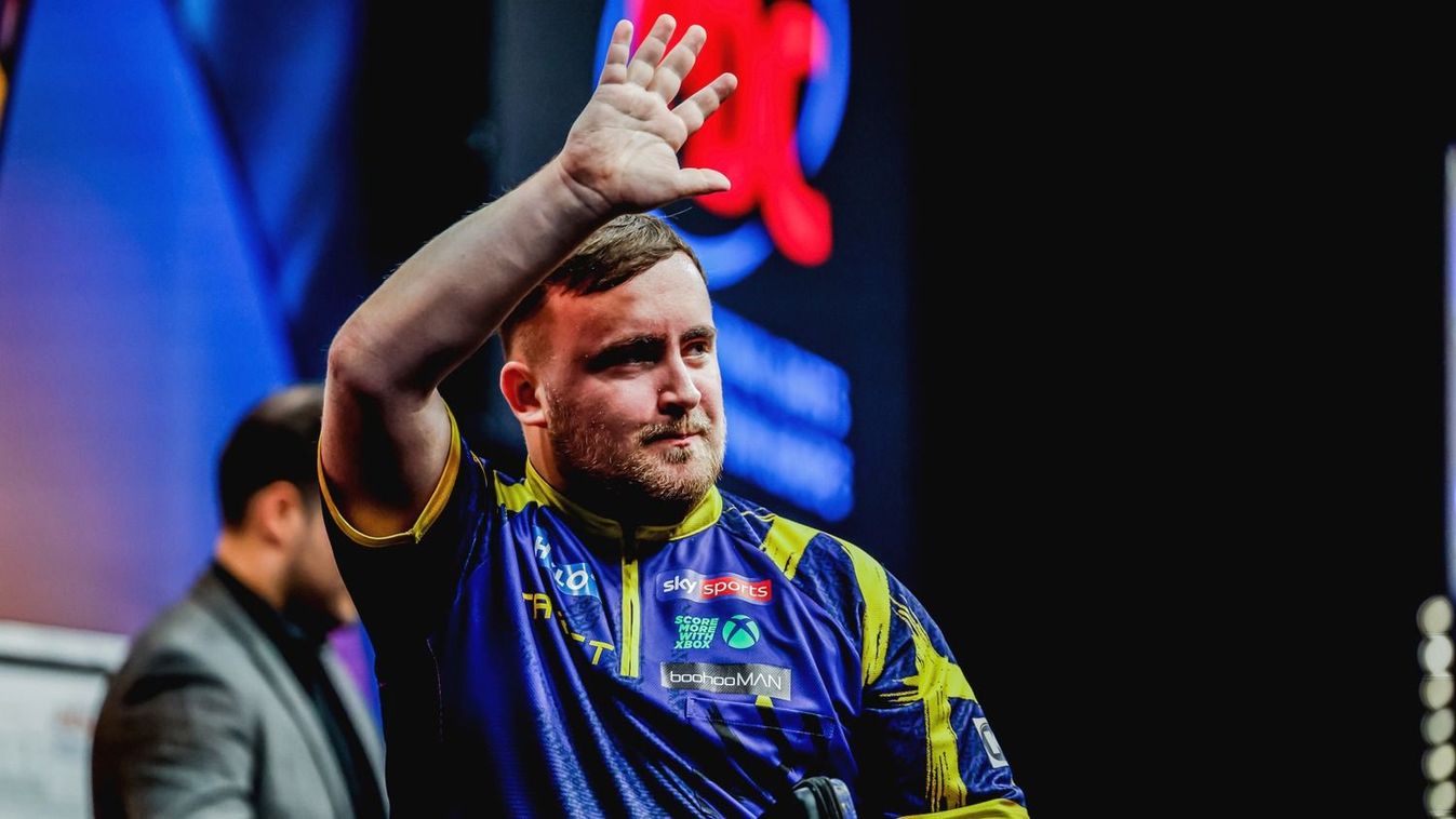 Luke Littler játék nélkül jutott a legjobb négy közé
