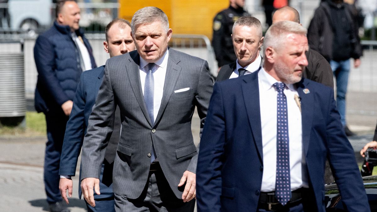 Robert Fico Putyinnal és Zelenszkijjel is tárgyal