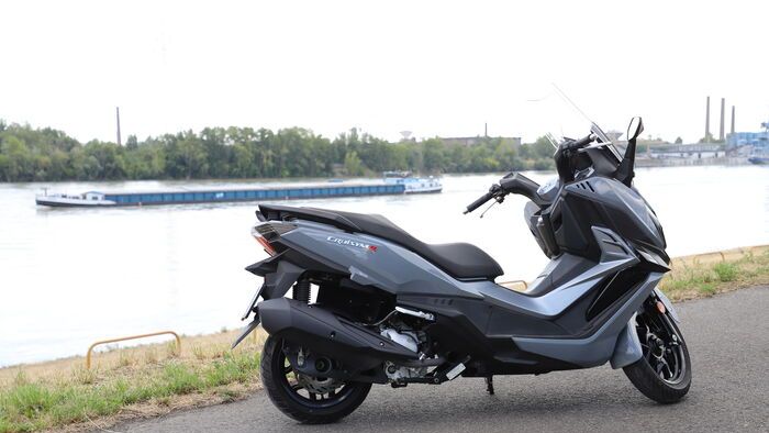SYM 300 Cruisym teszt (2025)