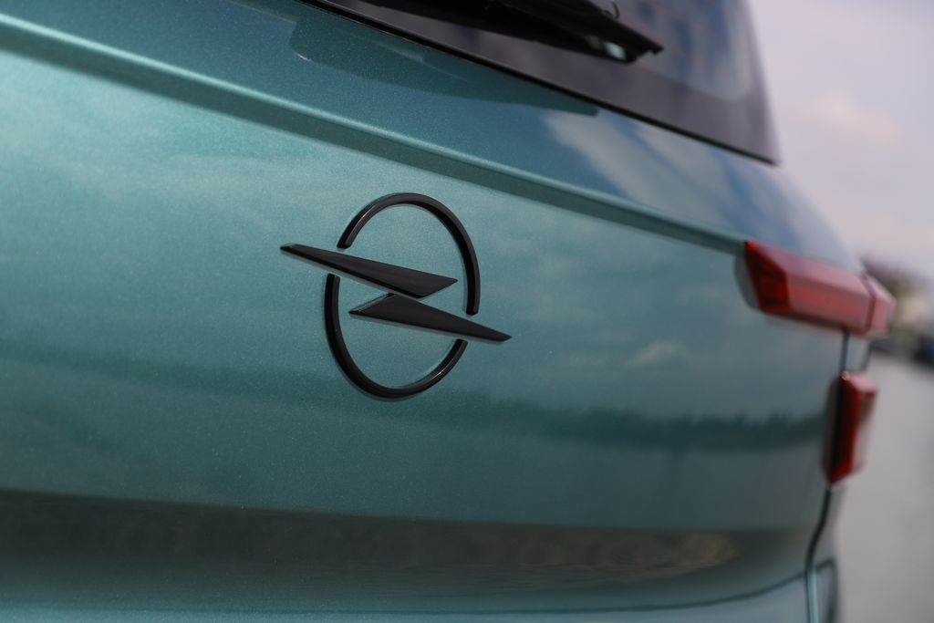 Opel Frontera Hybrid teszt