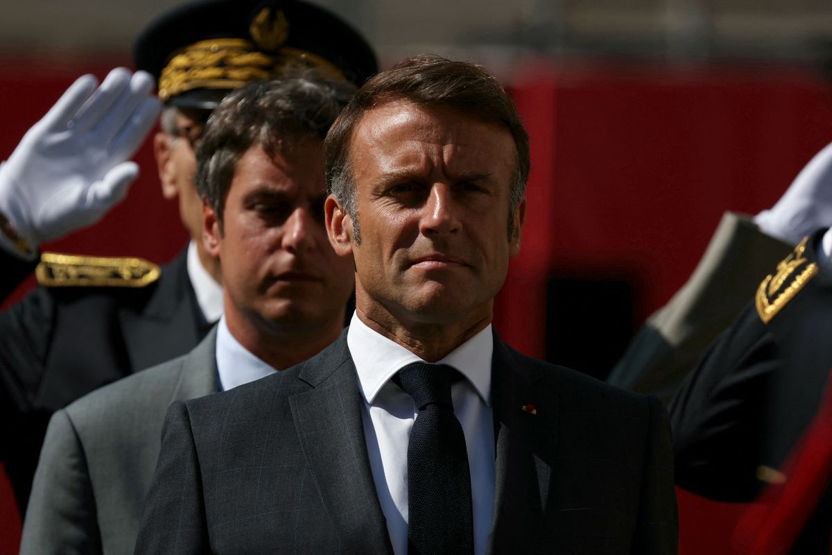 Macron támogatottsága 17 százalékra zuhant, saját korábbi szövetségesei is élesen bírálják döntéseit.