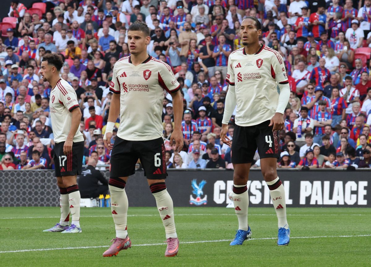 L-R Liverpool's Milos Kerkez and Liverpool's Virgil van Dijk are in action during The FA Community Shield match between Crystal Palace and Liverpool at Wembley Stadium in London, England, on August 10, 2025. (Photo by Action Foto Sport/NurPhoto) (Photo by Action Foto Sport / NurPhoto via AFP)