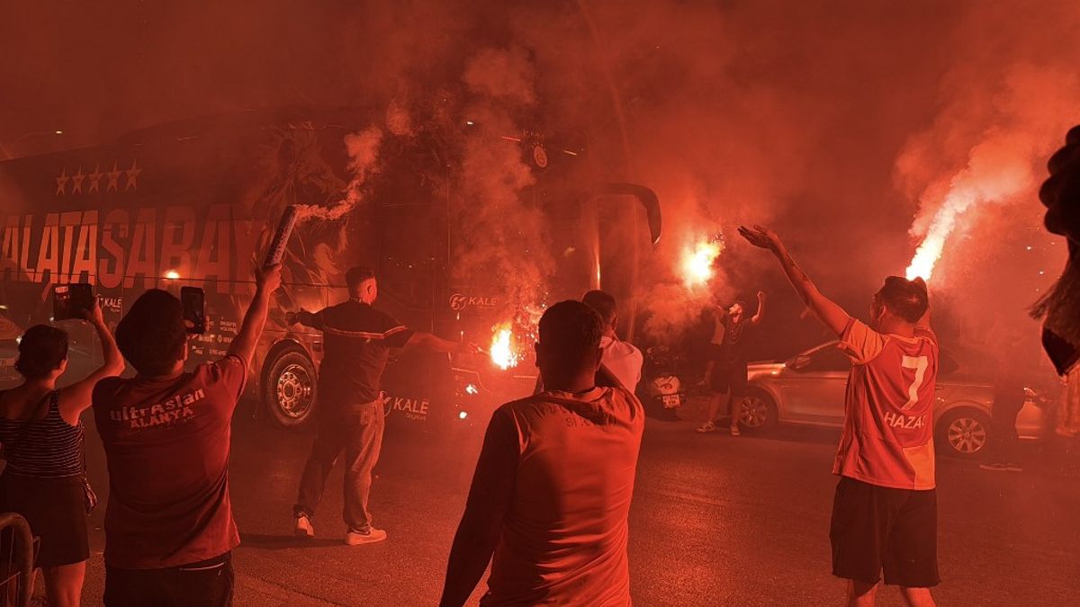 Elrontották Szoboszlaiék éjszakáját, a Liverpool szurkolóival is elbántak Isztambulban