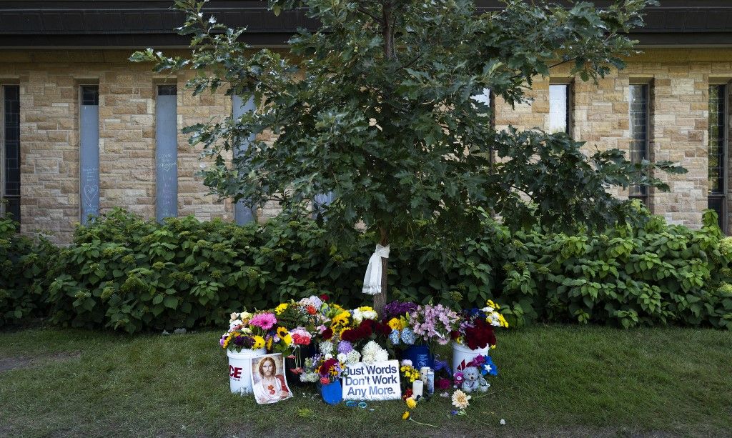 A liberális sajtó a minneapolisi vérengzés kapcsán is a keresztényeket állítja be felelősnek, miközben az ámokfutóként gyilkoló transznemű elkövetőt igyekszik áldozatként bemutatni (Fotó: STEPHEN MATUREN / GETTY IMAGES NORTH AMERICA)