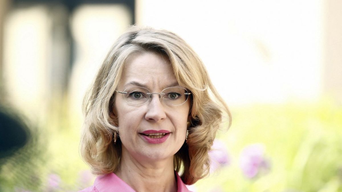 Tytti néninek szeretettel