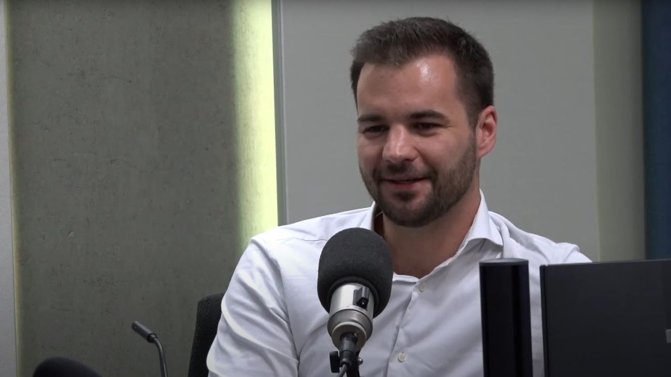 Kapu Tibor űrhajós Áder János Kék Bolygó című podcastjában. 