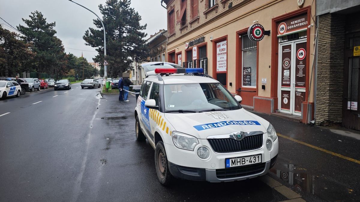 Összevertek egy ismert színészt egy kisboltban