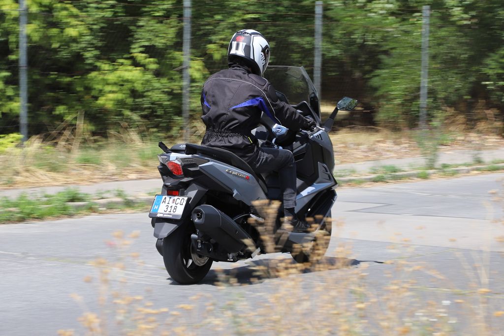 SYM 300 Cruisym teszt (2025)
