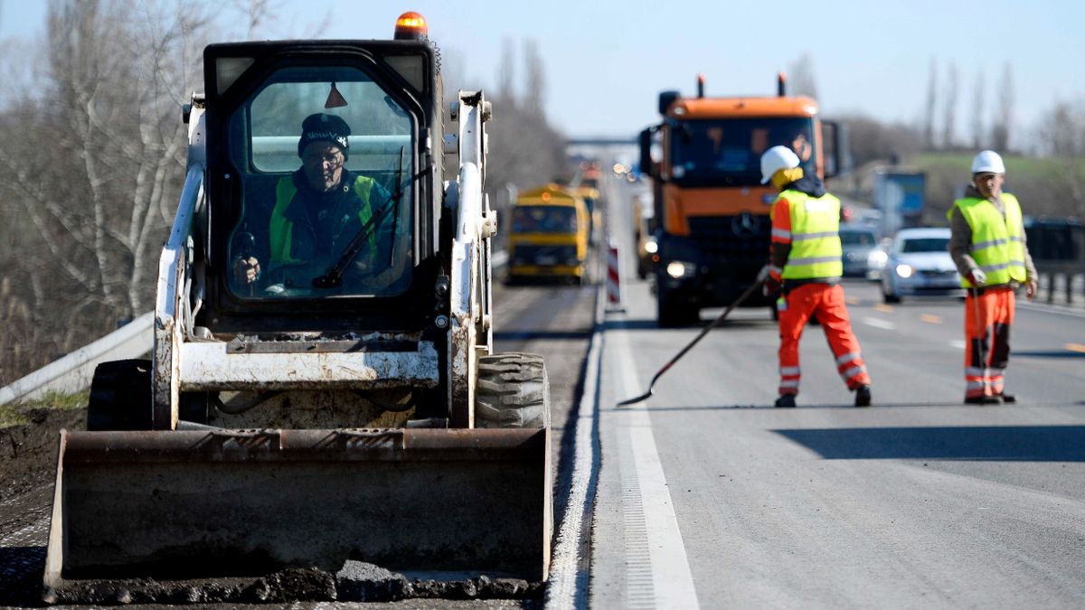 Az M1-es felújítása miatt kárpótolják a közlekedőket