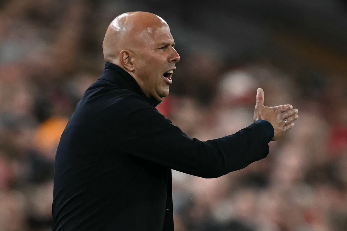 A Liverpool edzője, Arne Slot az oldalvonal mellett, nem pedig az iskolapadban érzi jól magát