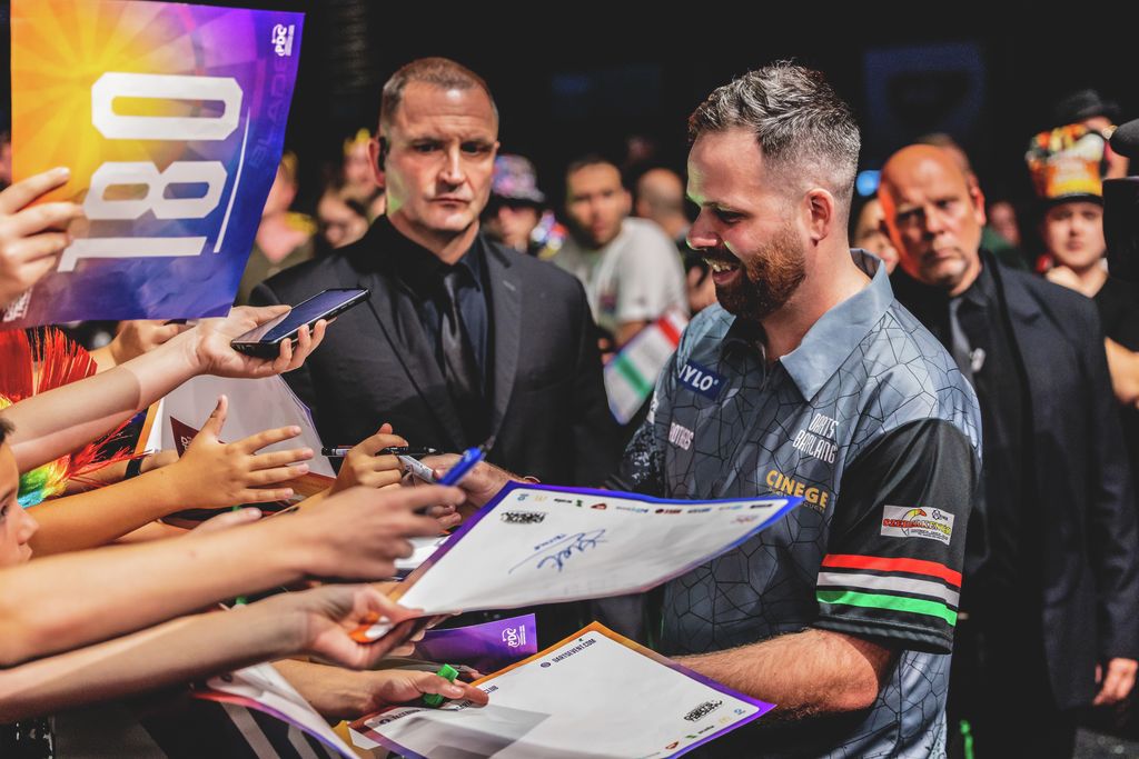 Elkezdődött a háromnapos darts-őrület az MVM Dome-ban