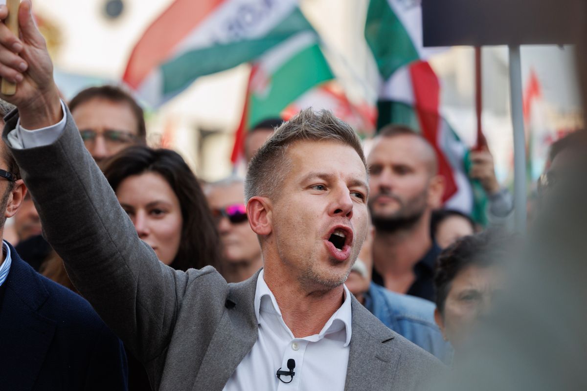 20241023 Budapest
'56-os megemlékezés tüntetés
1956 Október 23-i megemlékezést tartottak Budapesten.
A Tisza Párt szimpatizánsai a Bem József térről vonultak a Széna térre.
Fotó: Hatlaczki Balázs HB
Pesti Srácok PS
A képen: Magyar Péter a Tisza Párt elnöke