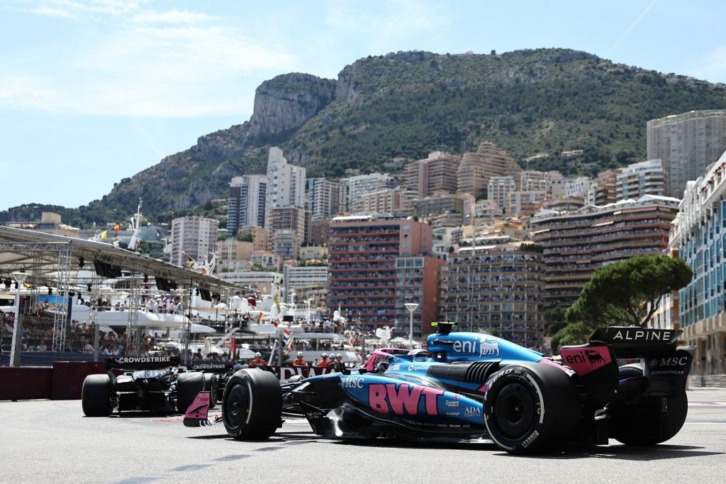 A Forma–1-es mezőny Monte-Carlo szívében versenyez a Monacói Nagydíj idején