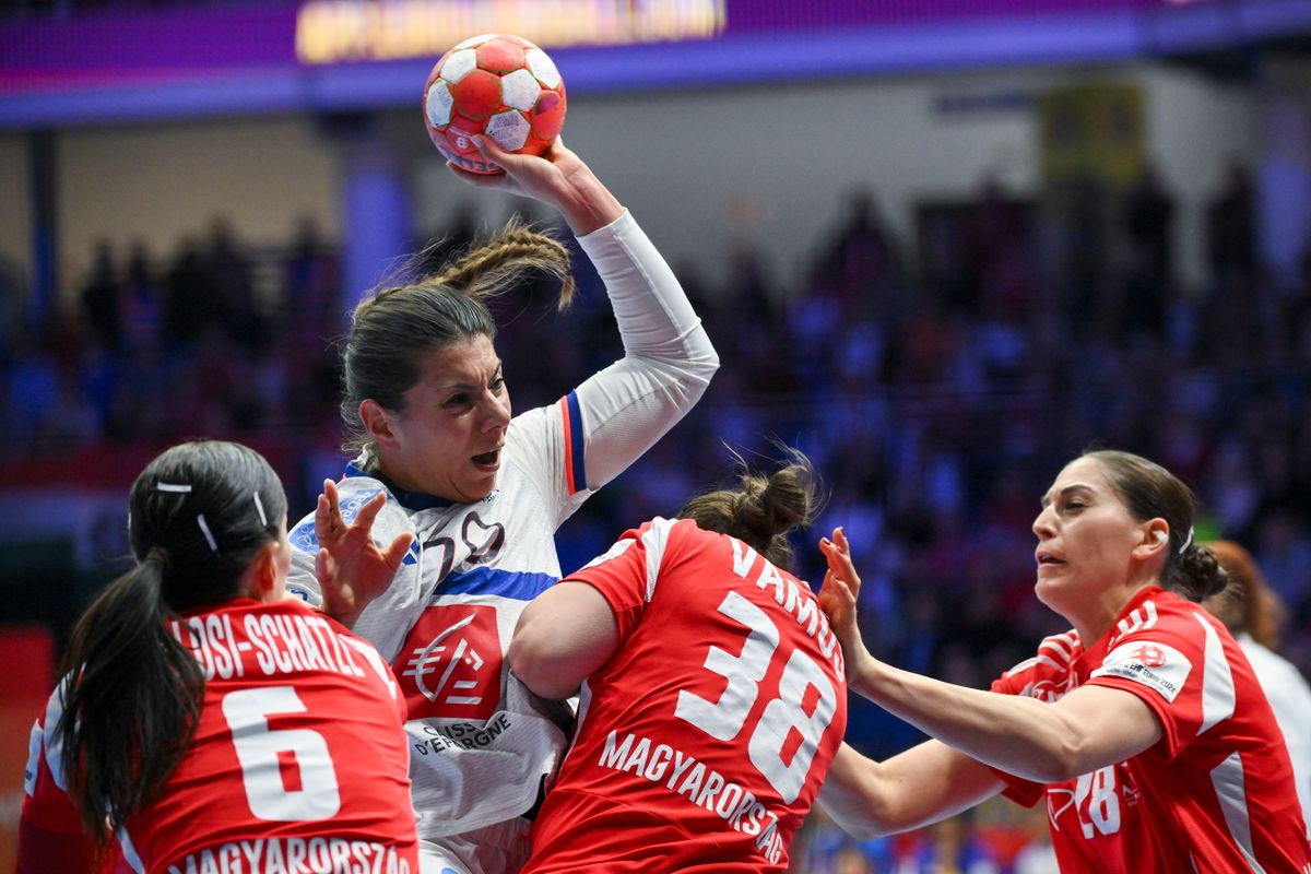 Szöllősi-Schatzl Nadine (balra) továbbra is Vlagyimir Golovin rendelkezésére állna