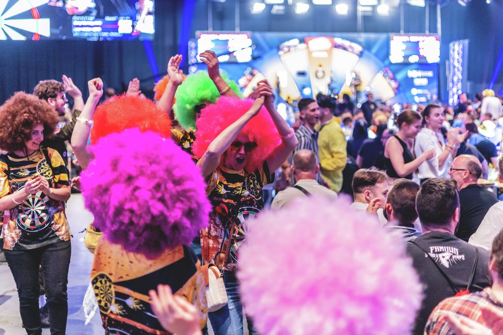 Elkezdődött a háromnapos darts-őrület az MVM Dome-ban