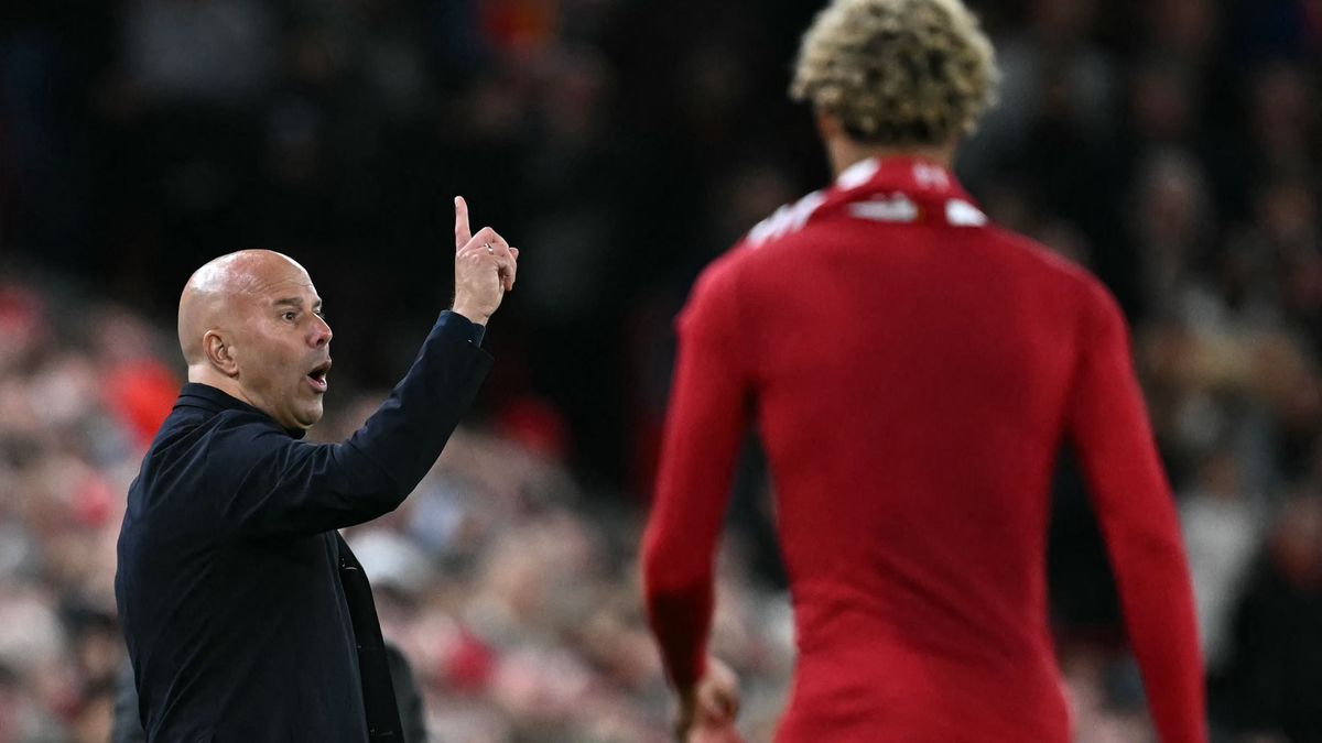 A Liverpool sztárja és edzője keményen kiosztotta a butaságot elkövető hőst + videó