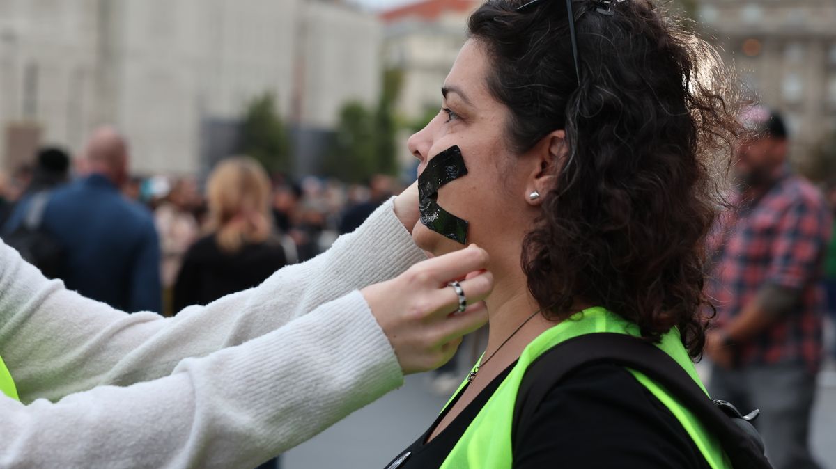 MKKP tüntetés Kossuth tér