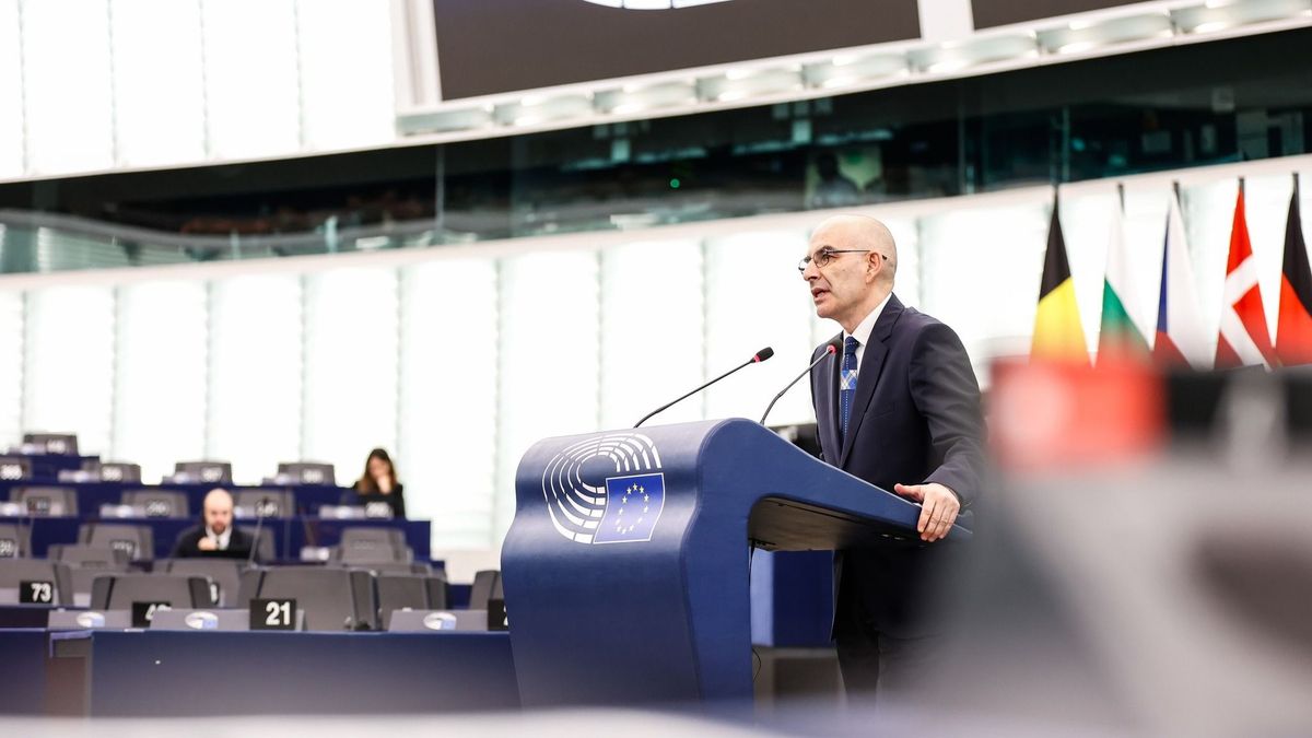 EP-képviselő: Ukrajna fiataljait kiképzés nélkül viszik a frontra a kényszersorozók