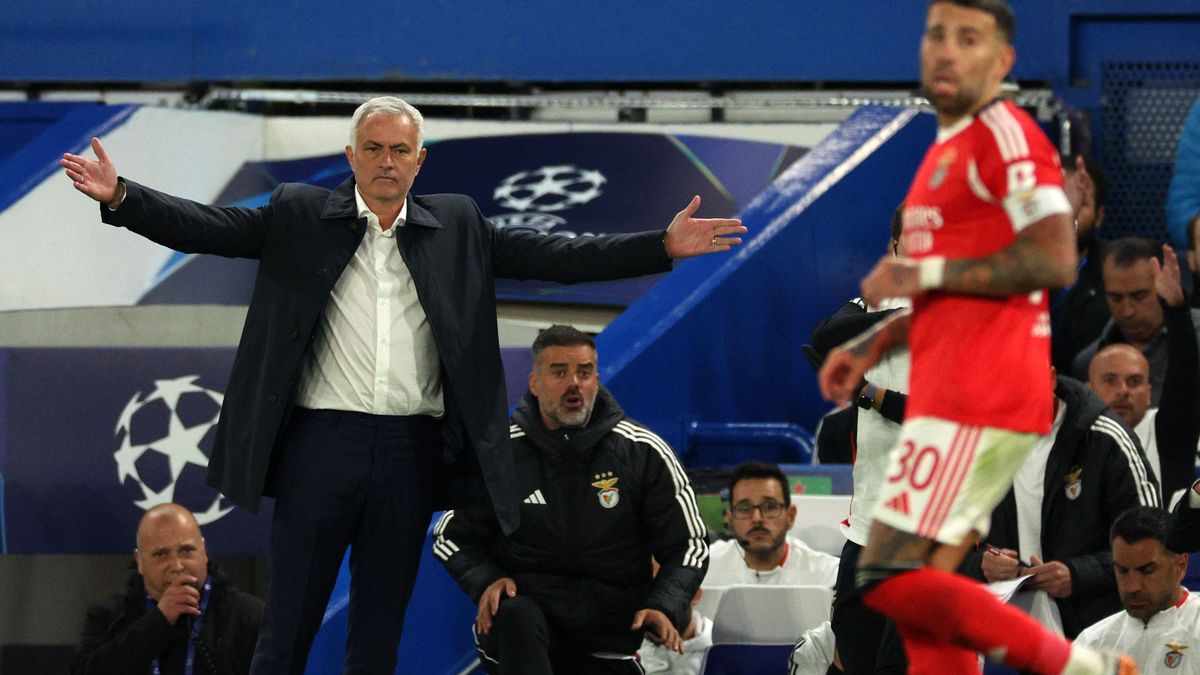 Mourinho csókokat adott, a világbajnokot megdobálták – öngól döntött Londonban