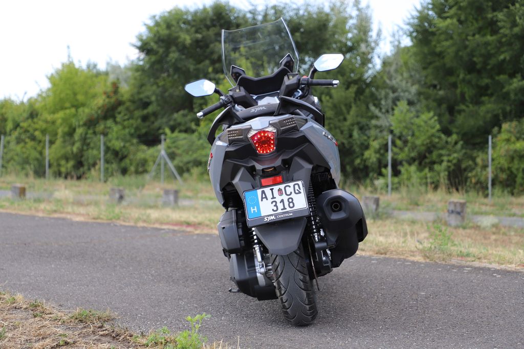 SYM 300 Cruisym teszt (2025)