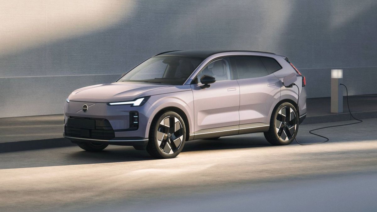Klasszikus SUV-ként támadt fel a Volvo népszerű terepkombija