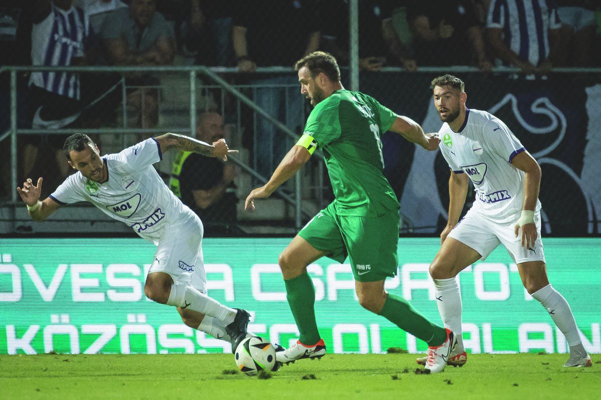 Paks 20240804 Labdarúgás NB1 NBI Paks - Újpest UTE Fotó: Koncz Márton - Nemzeti Sport ANICETO GRANDELA NUNES JOAO BÖDE DÁNIEL BESE BARNABÁS