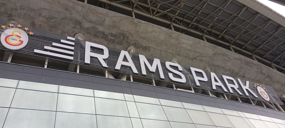 Az isztambuli Rams Park ad otthont kedd este az akár három magyar válogatott játékost felvonultató Galatasaray–Liverpool BL-mérkőzésnek