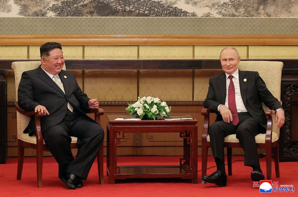 Oroszország és Észak-Korea kapcsolata látványosan megerősödött (Fotó: STR / KCNA VIA KNS)