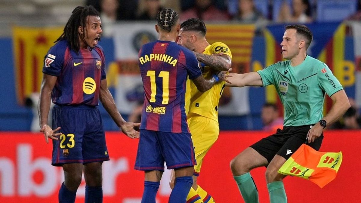 Durvultak a madridi játékosok a Barcelona ellen, Flick megbüntette csapata hősét