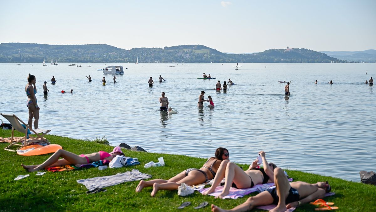 Belföldi turizmus: augusztusban újabb rekord, milliók a Balatonnál