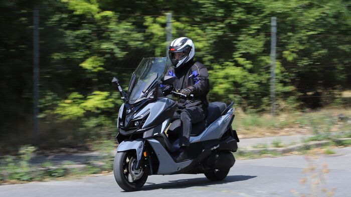 SYM 300 Cruisym teszt (2025)