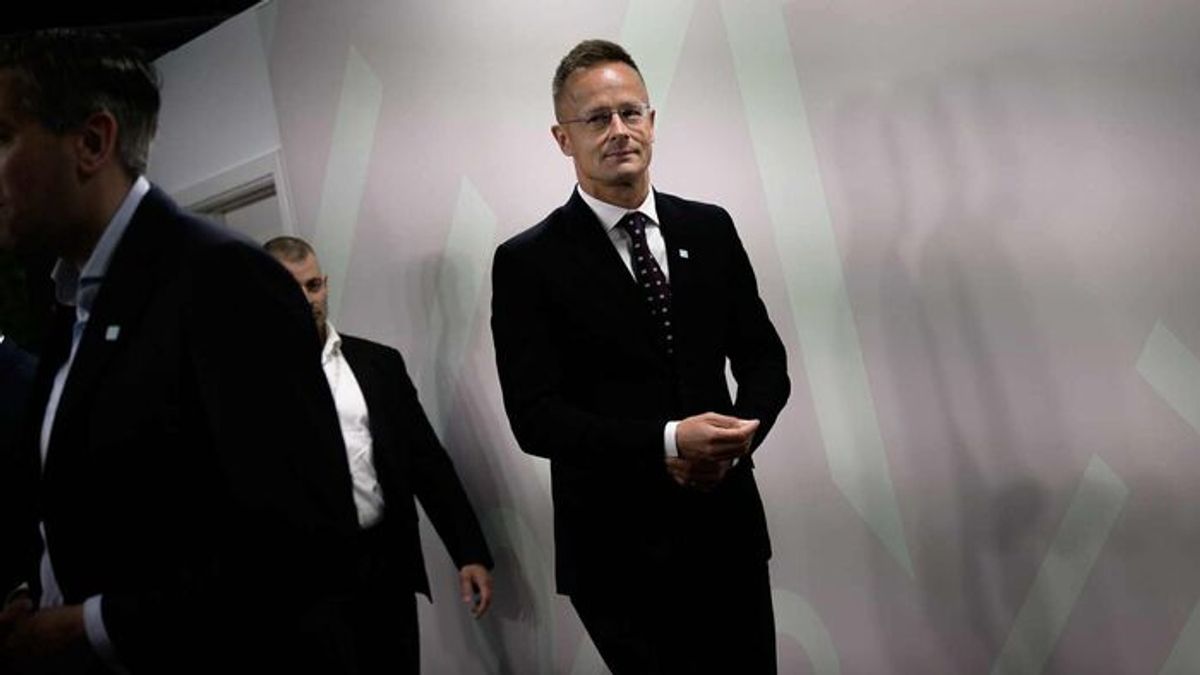 Hungary FM Calls Forced Conscription in Ukraine a Well-Known Fact