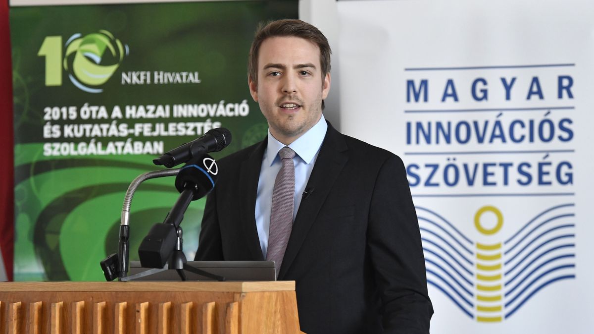 Már a középiskolákban foglalkozni kell a tehetségekkel