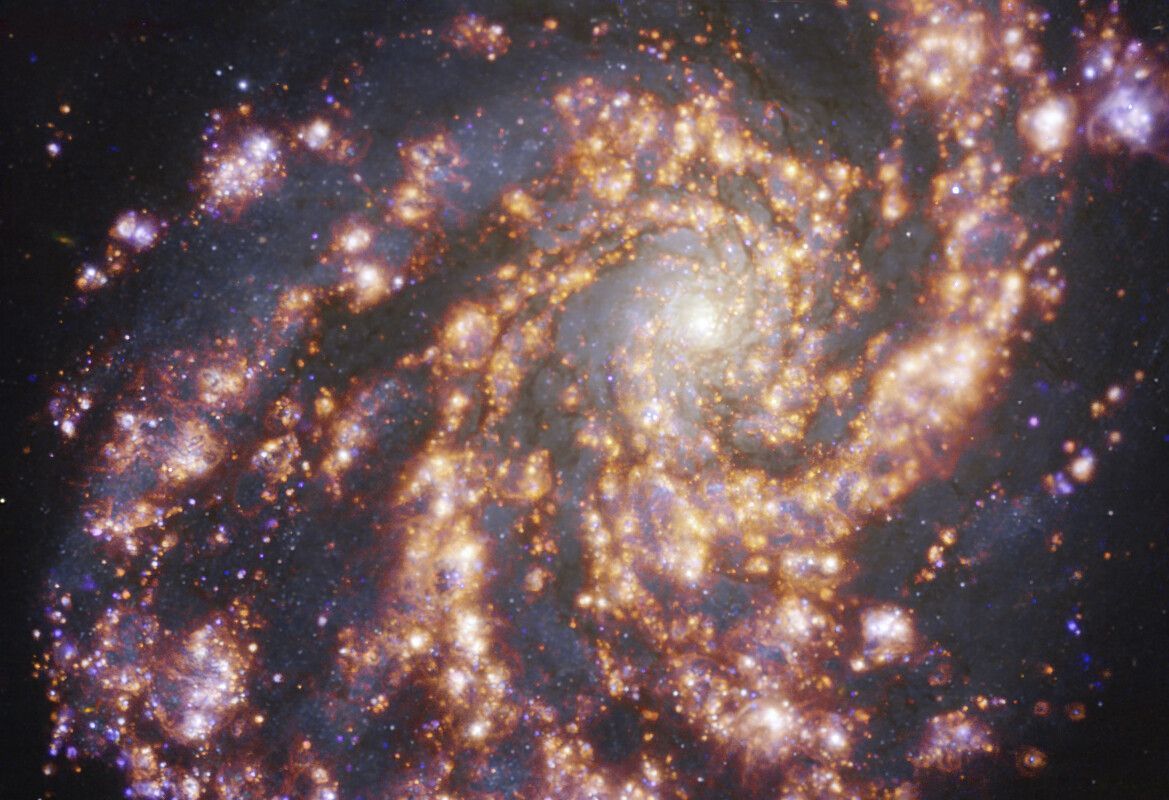 Az univerzum egy szupersűrű és forró gravitációs szingularitásból keletkezett