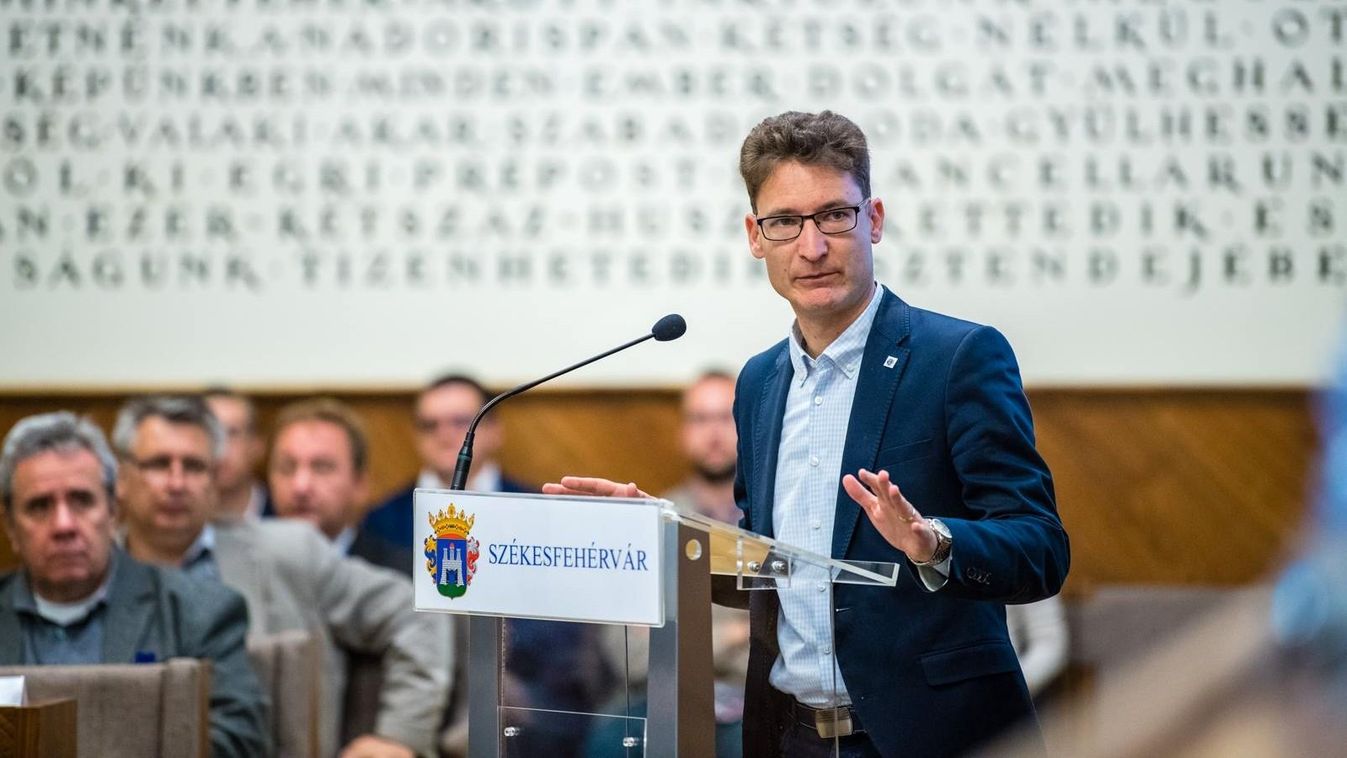 Dr. Cser-Palkovics polgármester mindent megtesz a Videotonért.