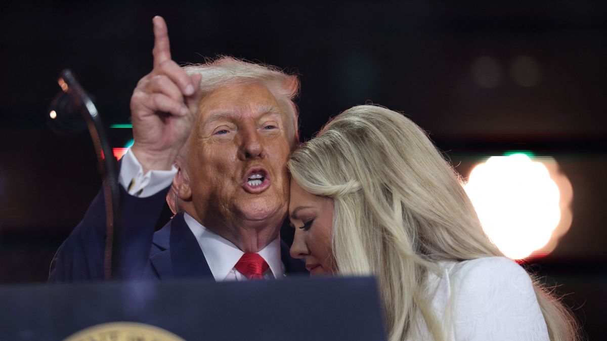 Donald Trump: A golyó mindannyiunkra irányult