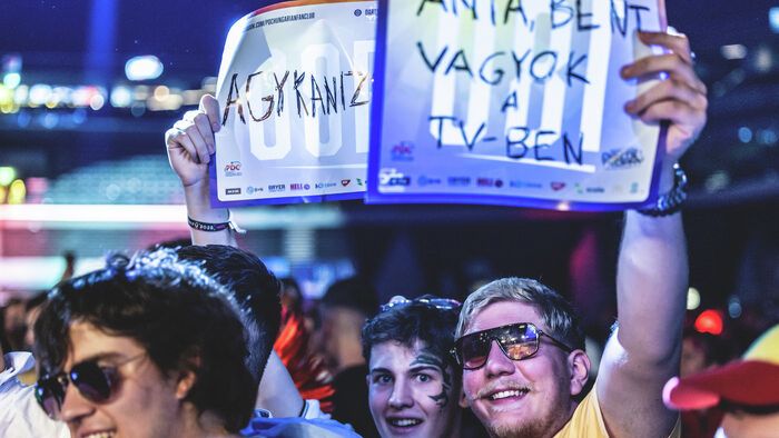 Elkezdődött a háromnapos darts-őrület az MVM Dome-ban