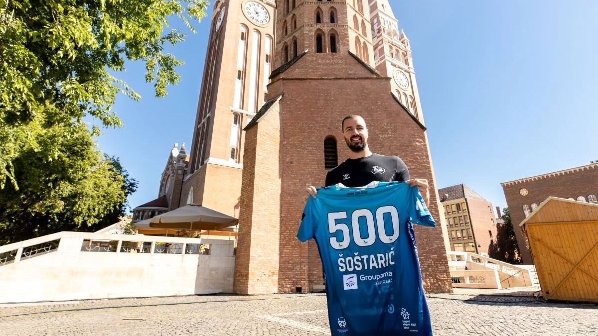 Mario Sostaric néhány napja Szeged központjában a Dóm téren mutatta be az 500. BL gól emlékére kapott mezt 
