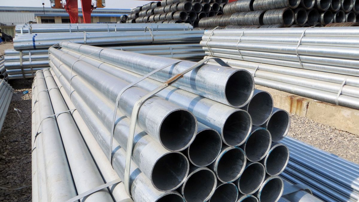 --FILE--Stacks of steel tubes and coiled steel rods are pictured at a steel products market in Yichang city, central China's Hubei province, 16 February 2016.
Producers in China and six other countries sold cold-rolled steel at unfairly low prices in the U.S. market and will be taxed as much as 266 percent on the price, the Commerce Department said in a preliminary decision on Tuesday (1 March 2016). The government imposed tariffs of 266 percent on imports from China, with goods from Brazil, India, South Korea, Russia, Japan and the U.K. also subject to duties. Shipments from Brazil will face 39 percent penalties, and South Korean producers will face taxes of as much as 6.9 percent. (Photo by Zhou jianping / Imaginechina via AFP)