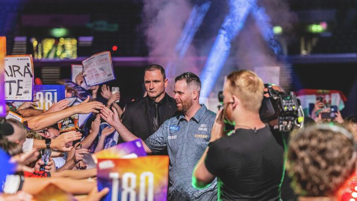 Elkezdődött a háromnapos darts-őrület az MVM Dome-ban