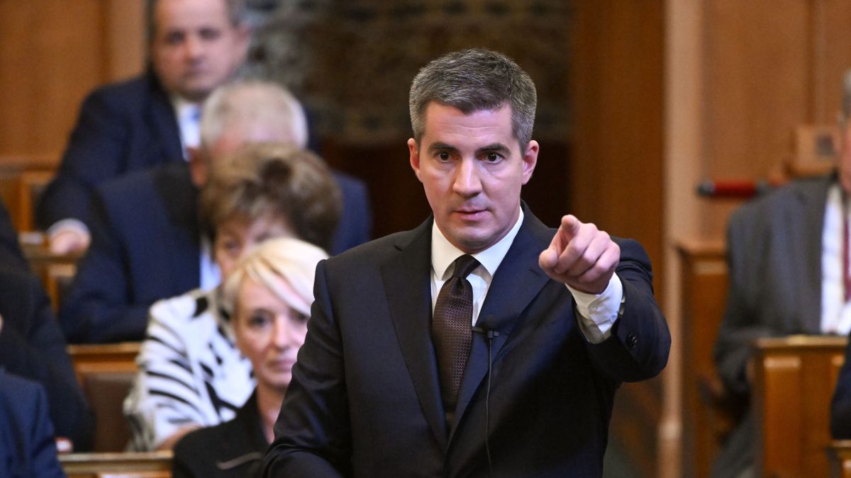 Már az első ülésen szembesítették a baloldali képviselőket azzal, amit titkolnának