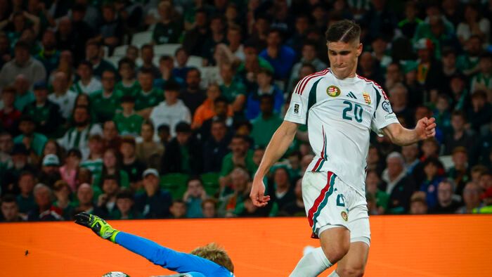 Sallai Roland közel járt a második góljához is Írország ellen, Kelleher nagyot mentett