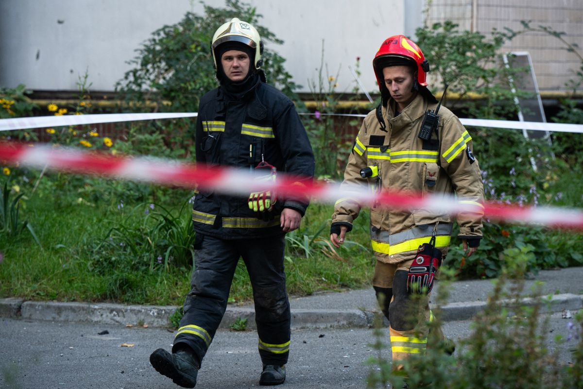 Az orosz hadsereg 142 ukrajnai helyszínt támadott, köztük drónkezelők kiképzőközpontjait és katonai bázisokat, több száz eszközt megsemmisítve.