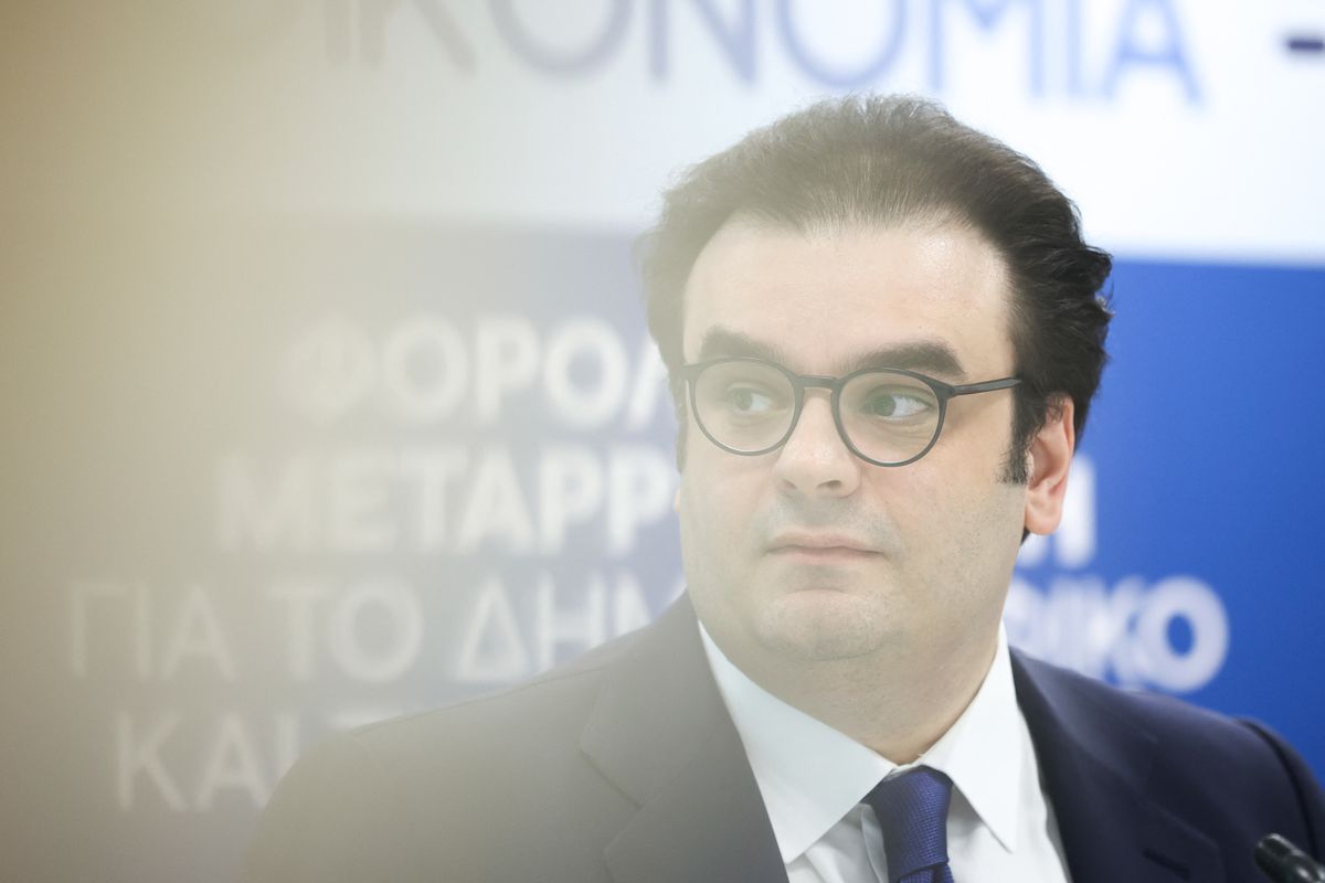 Görögország történelmi adóreformot jelentett be. Kiriákosz Pierrakákisz szerint a demográfiai válság egy időzített bomba, amelyet most próbálnak kezelni.