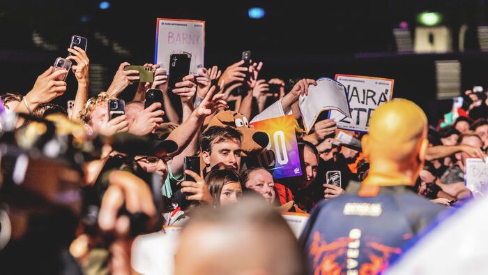 Elkezdődött a háromnapos darts-őrület az MVM Dome-ban