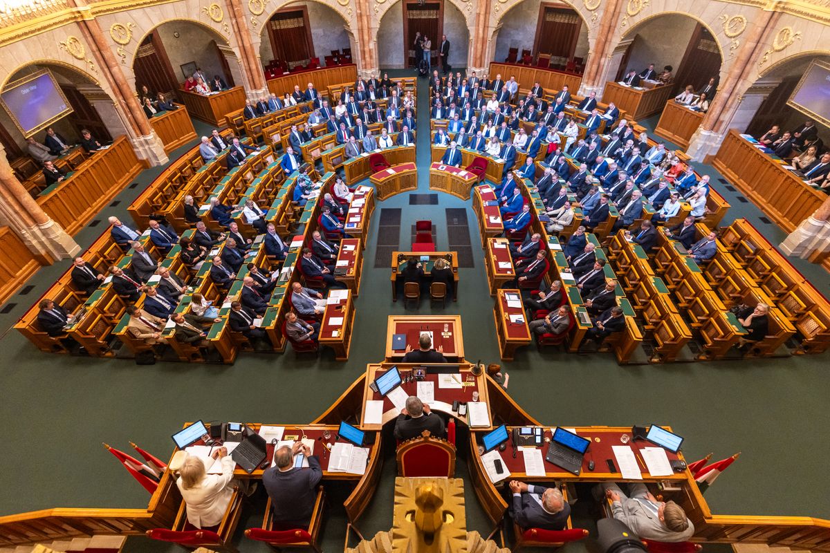 Orbán Viktor
Parlament