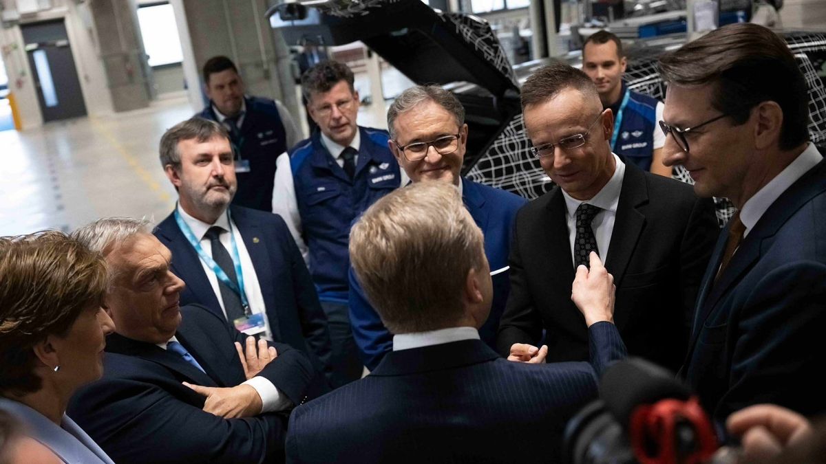 Szijjártó Péter: Európa legmodernebb és leginnovatívabb autógyára épült fel Debrecenben