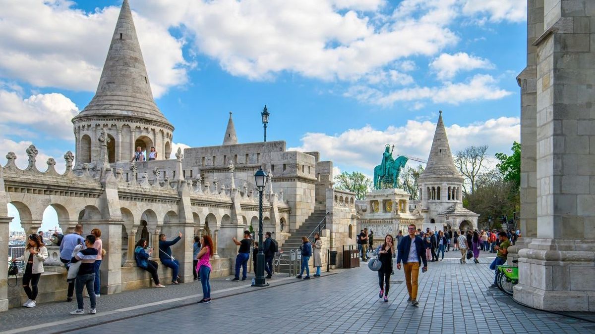 A tavalyi év után idén is csúcsot döntött a hazai turizmus, ezek állnak a hátterében