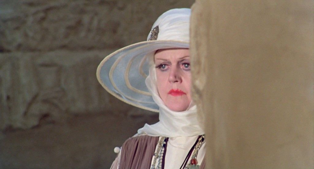 MORT SUR LE NIL
DEATH ON THE NILE
1978
de John Guillermin
Angela Lansbury.
d'apres le roman de Agatha Christie
based on the novel by Agatha Christie
COLLECTION CHRISTOPHEL © EMI Films - Mersham Productions Ltd.
egypte; egypt; 1930's; temple de Karnac; Louxor; Karnac Temple; Luxor (Photo by EMI Films - Mersham Productions / Collection ChristopheL via AFP)