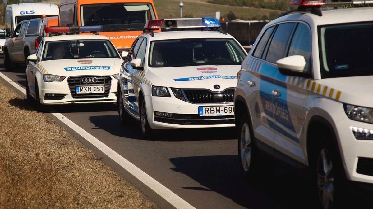Drámai frontális balesetről értesültünk: mikrobusz és személyautó karambolozott